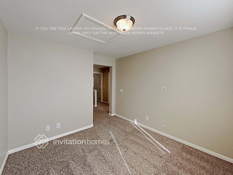 Building Photo - 10639 Gibbous Moon Dr