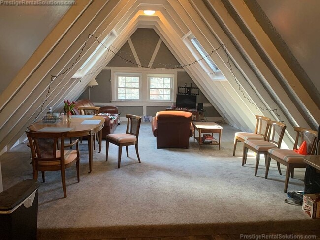 Building Photo - 266 Chestnut Hill Ave