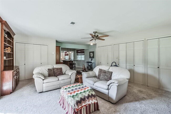 Building Photo - 6911 Sprigg St