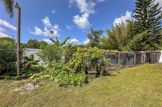 Building Photo - 5572 Myakka Ave