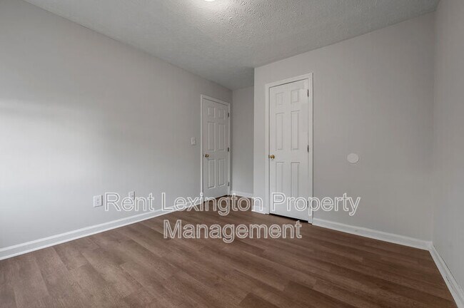 Building Photo - 660 Morgan Hills Dr