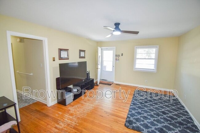 Building Photo - 1 Lee Ct