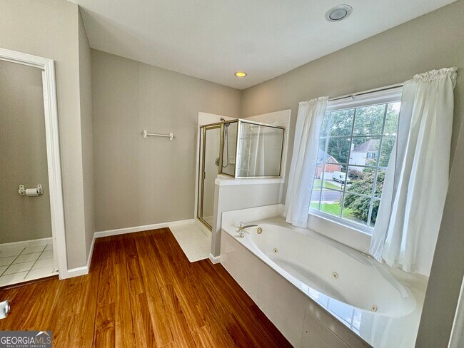 Building Photo - 1770 Highland Oaks Way NE
