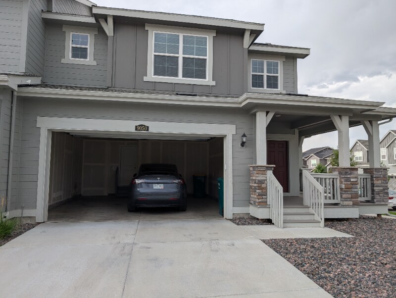 Building Photo - 9050 Hills Dr