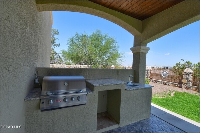 Building Photo - 7379 Black Mesa Dr