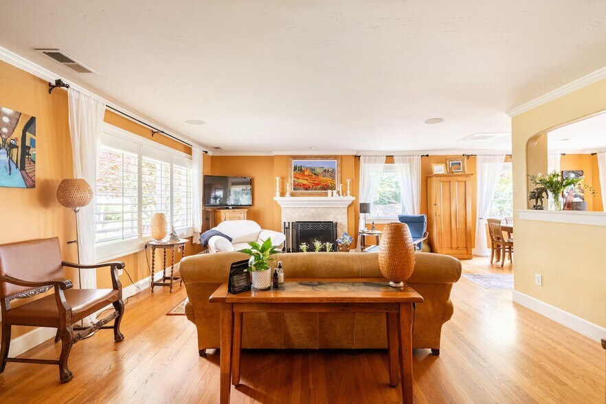 Living Room - 165 Terrace St