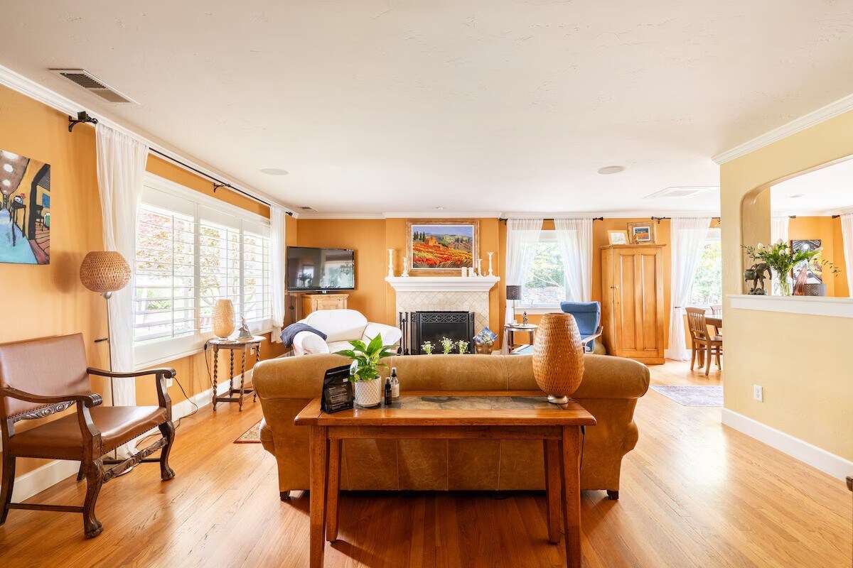 Living Room - 165 Terrace St