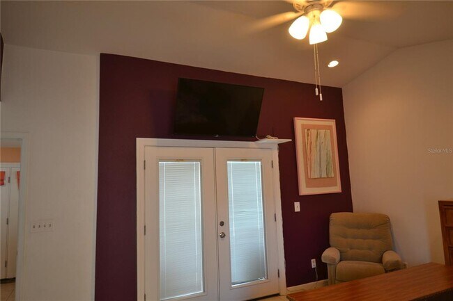 Building Photo - 1712 Suffolk Dr