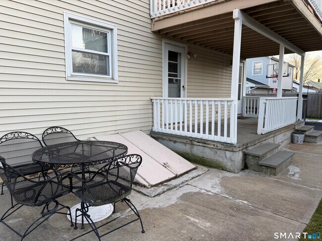 Building Photo - 305 Wiklund Ave