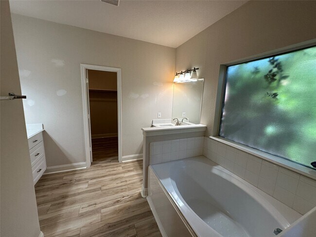 Building Photo - 19514 Brook Village Rd