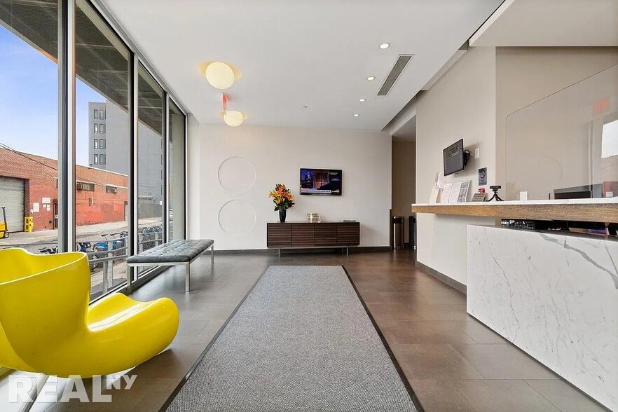 Building Photo - 99 Gold St