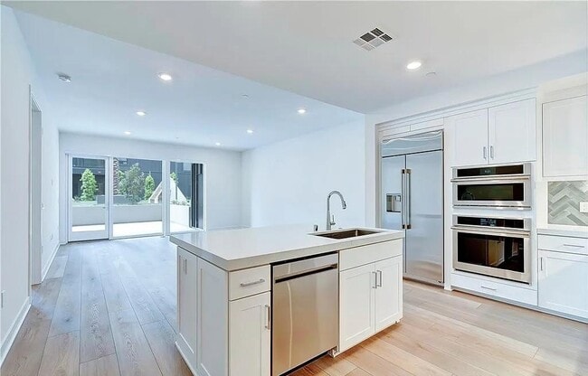 Building Photo - 1204 Rivington