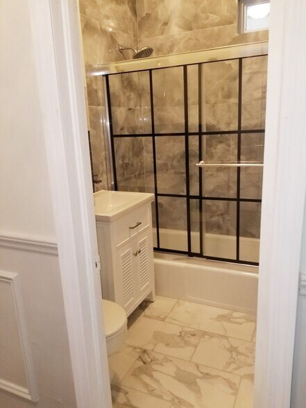 Building Photo - 159 W 10th St