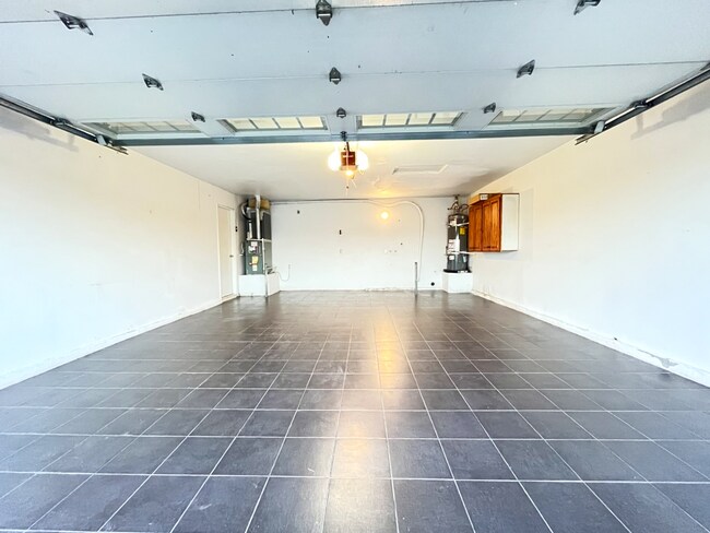 Building Photo - RV T 7640