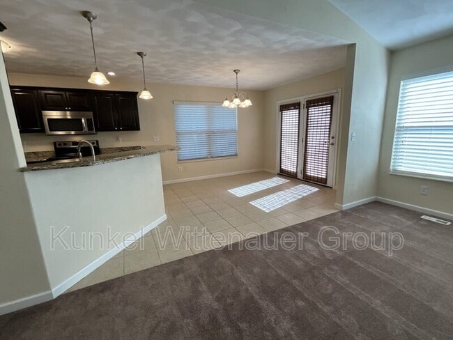 Building Photo - 40 Oak Pointe Cir
