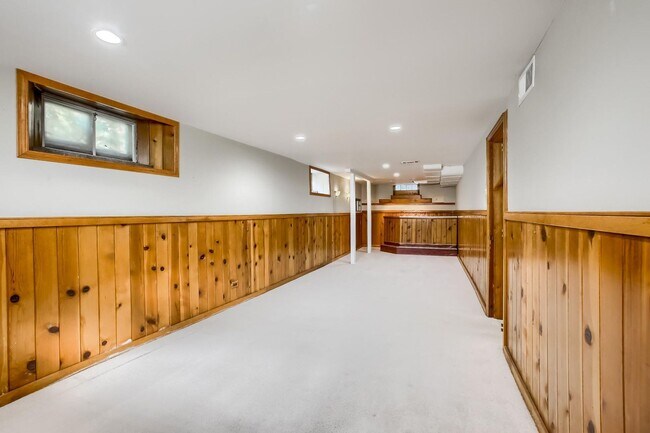 Building Photo - 3 Bedroom single family home in Denver