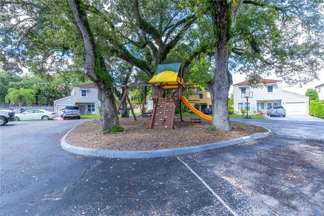 Building Photo - 20003 NE 6th Ct Cir