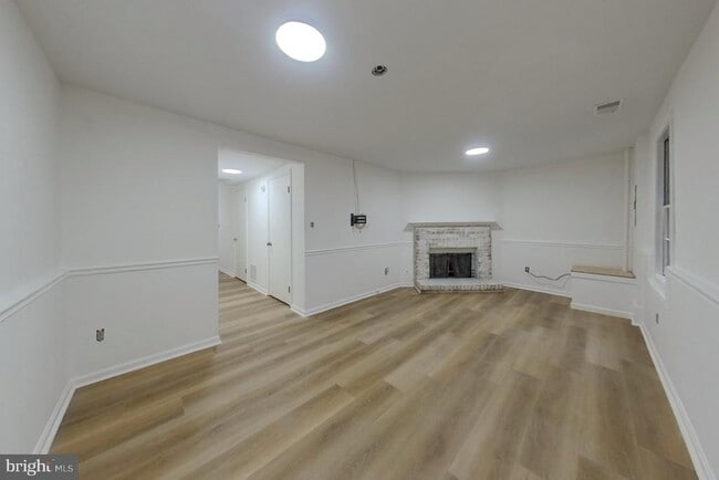 Building Photo - 4939 McFarland Dr