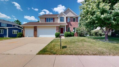 Building Photo - Executive Home in Ames