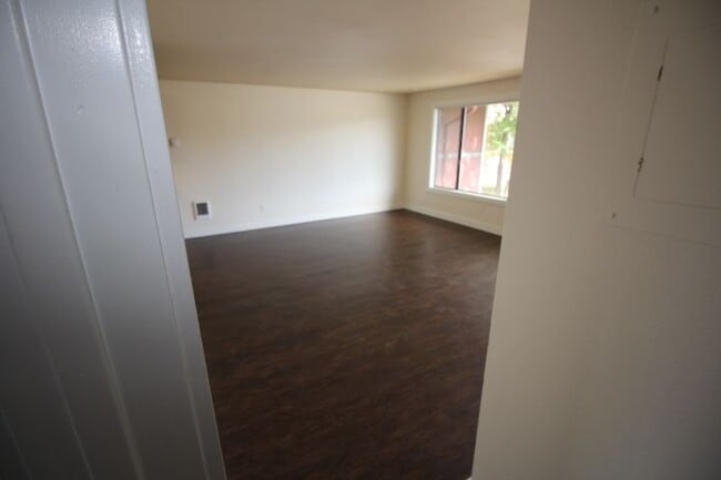 Interior Photo - Gallatin Village