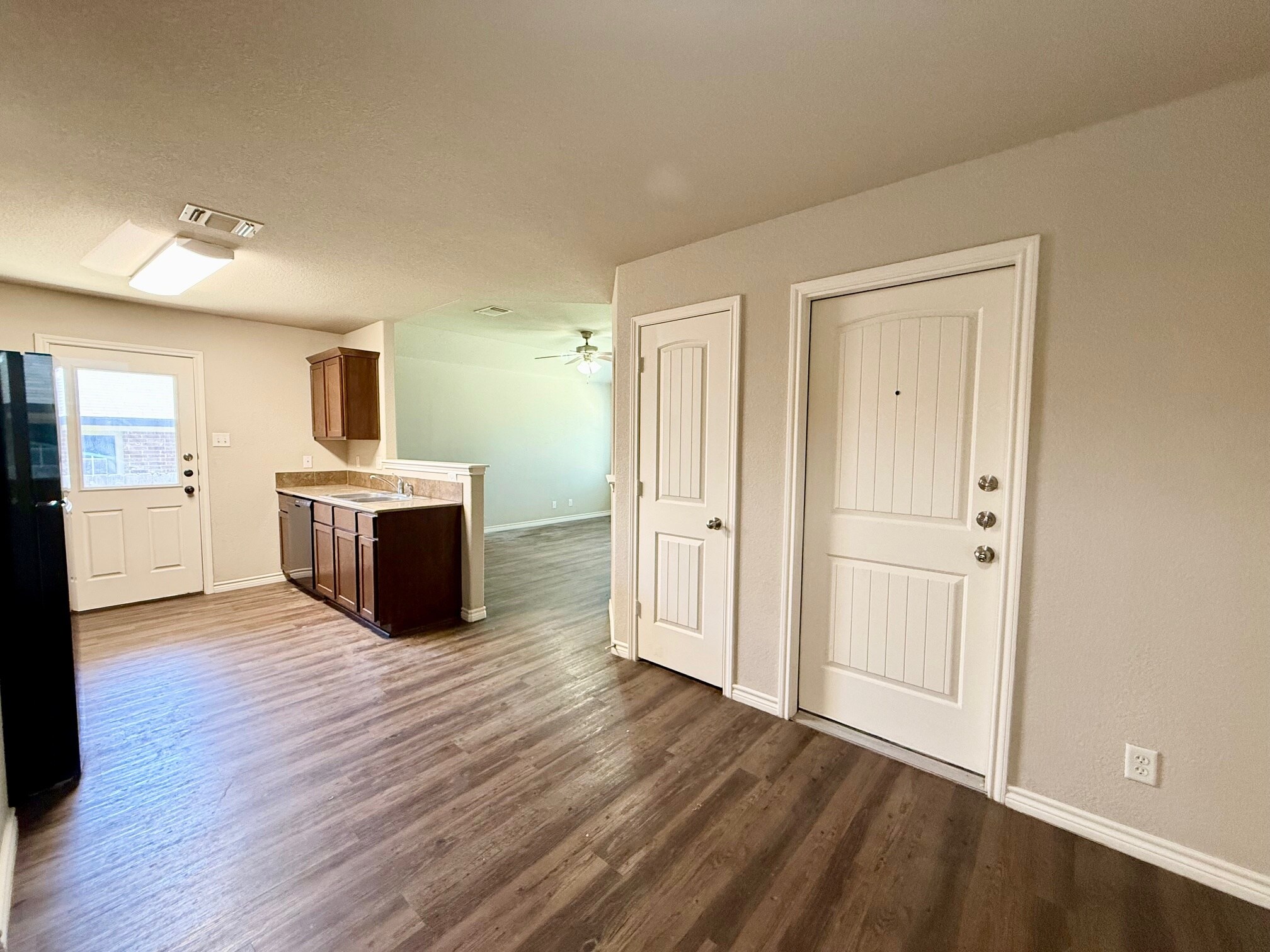 Building Photo - 634 Paseo Del Plata #B