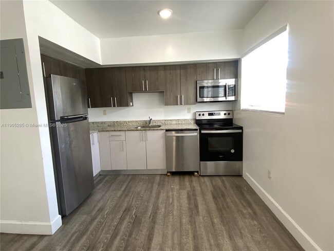 Building Photo - 9025 Harding Ave