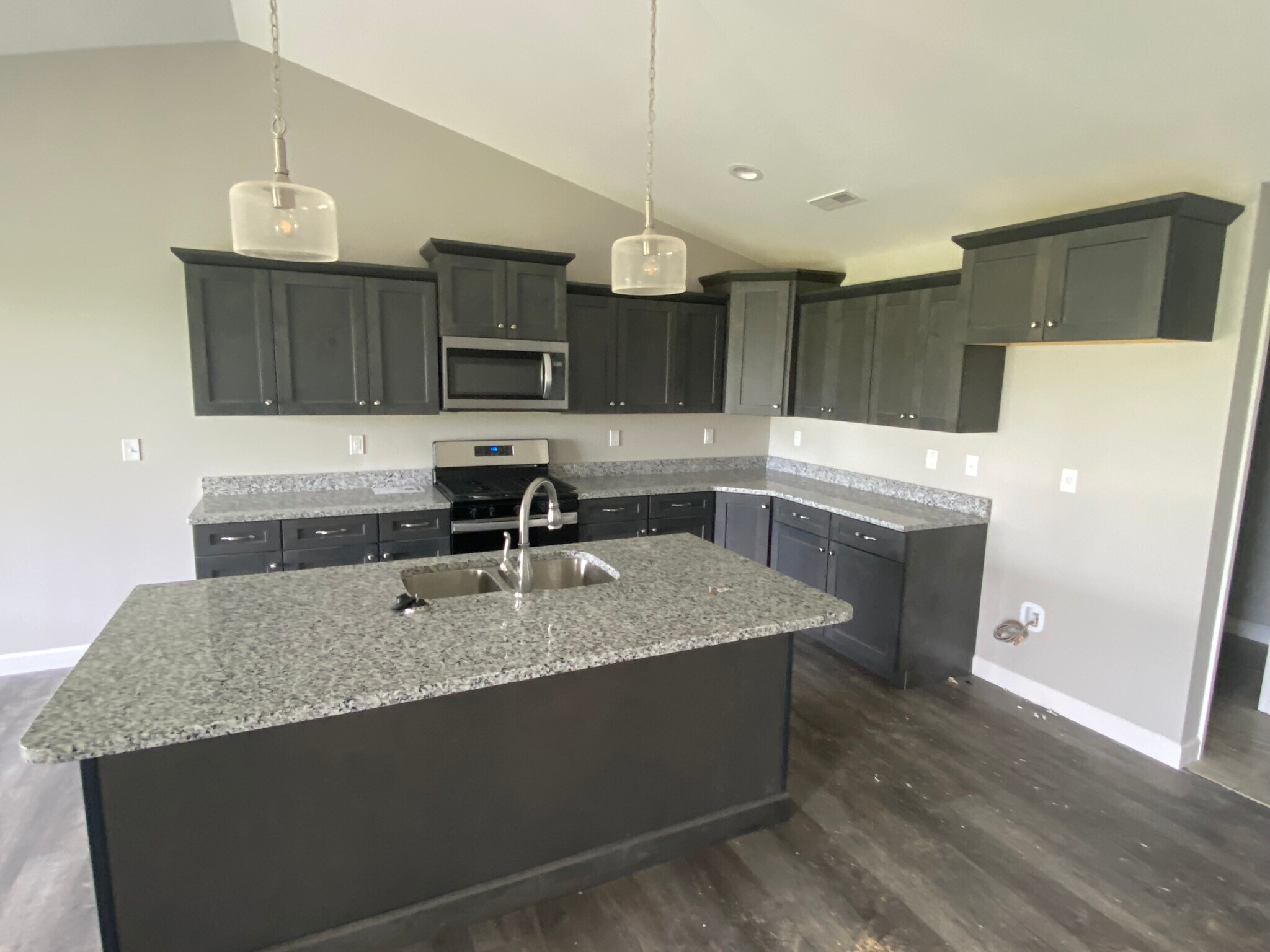Building Photo - 2024 Serenade Ln