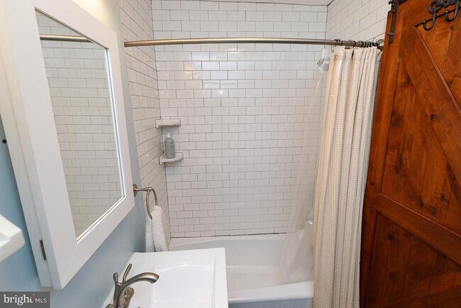 Building Photo - 1318 Upshur St NW