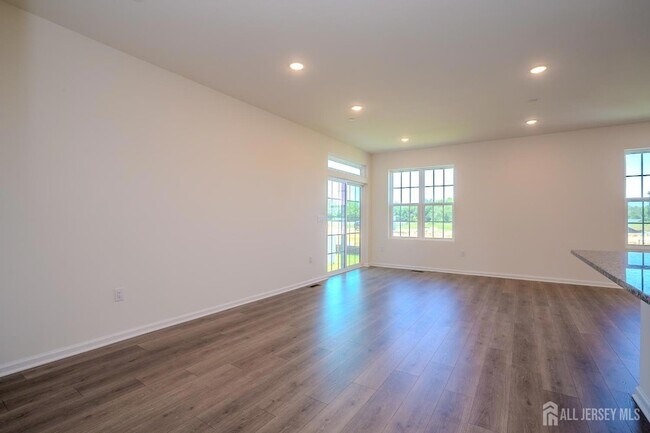 Building Photo - 3403 Jordan Dr