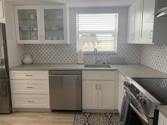 Building Photo - 21 Colonial Club Dr