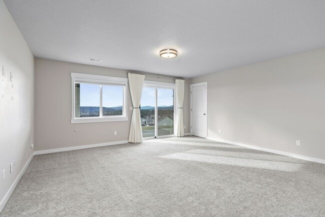Building Photo - Luxury Four Bedroom with Breathtaking Views