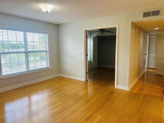 Building Photo - 2071 Dixie Belle Dr