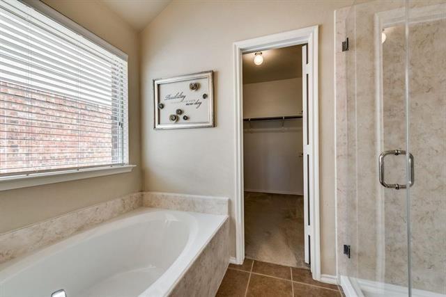 Building Photo - 9624 Sleepy Hollow Dr
