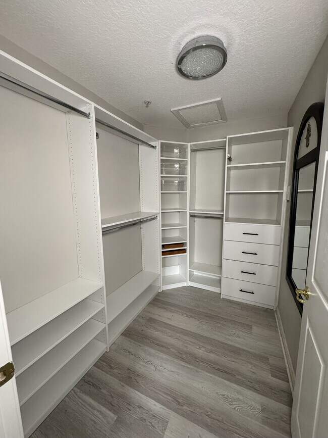 Building Photo - The Preserve Condos @ Oakleaf Plantation