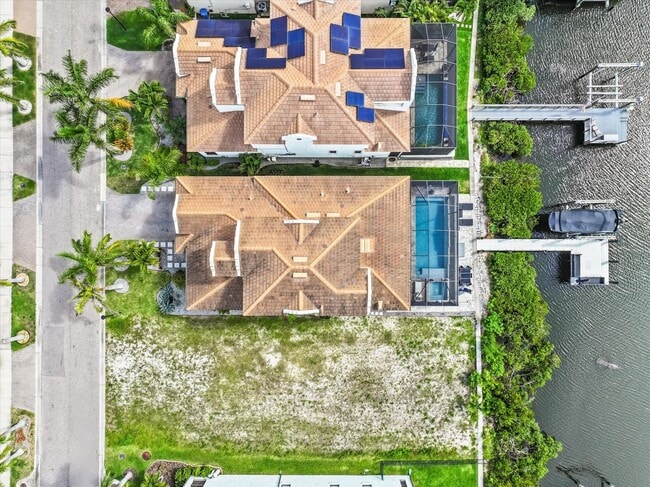 Building Photo - Waterfront Luxury Living | Private Dock + Direct Tampa Bay Access