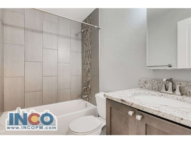 Building Photo - 1585 S Vallejo St