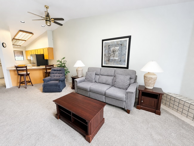 Building Photo - 4925 Summit Cir