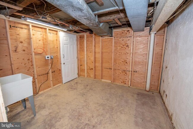 Building Photo - 225 Old Soldiers Rd