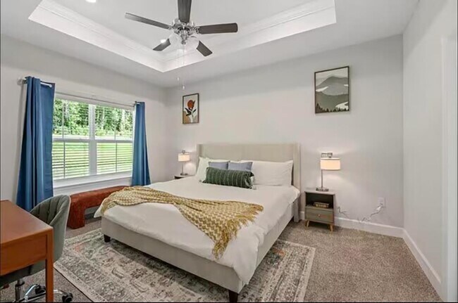 Building Photo - 2047 Hansel Hl Dr