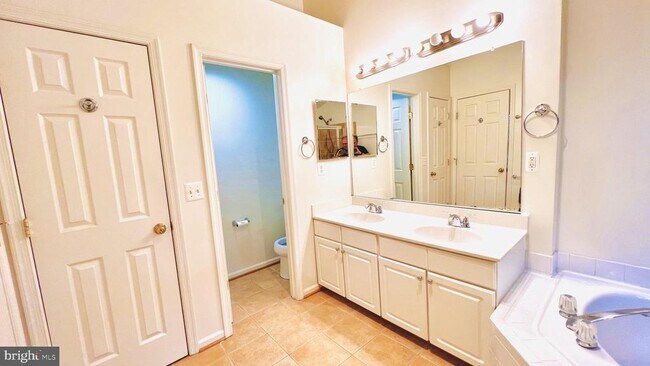 Building Photo - 4100 Flower Box Ct