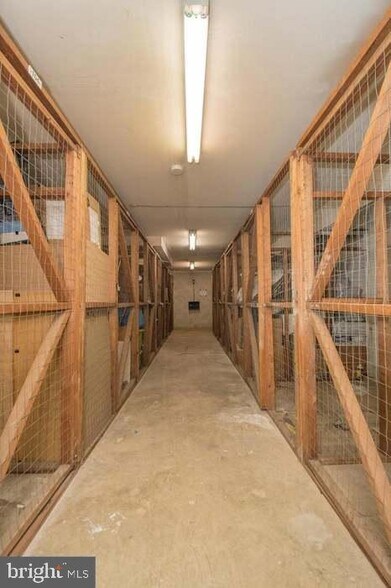 Extra Free Storage - 4965 Americana Dr