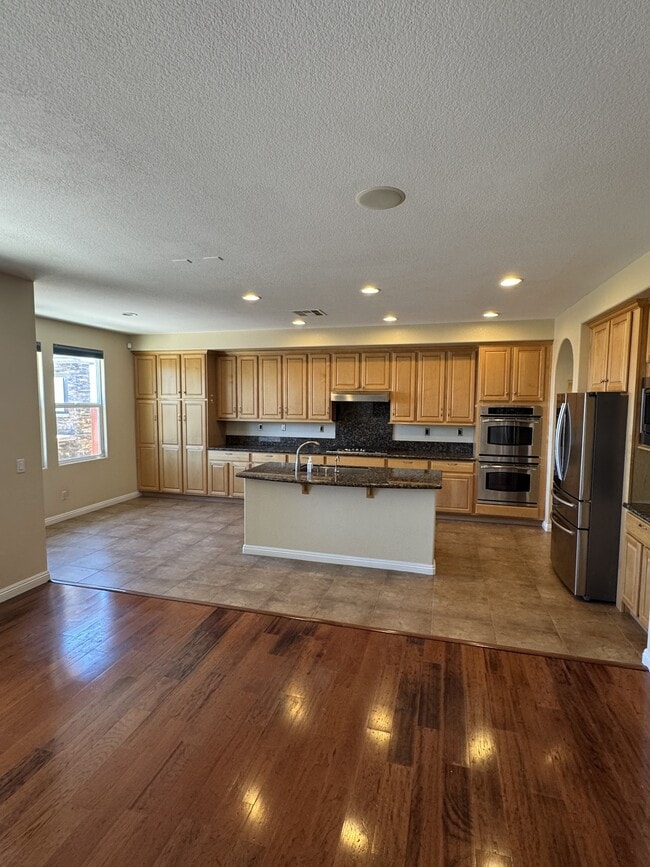 Building Photo - 851 Antilla Way