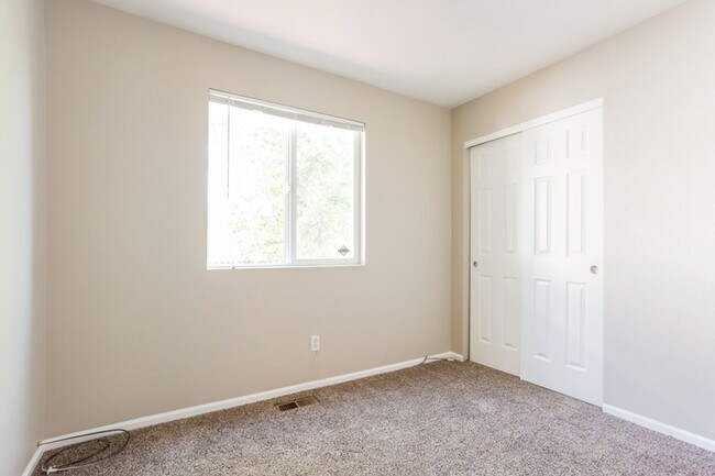 Building Photo - 2 WEEKS FREE RENT PLUS  FREE iPad or 55” TV IF MOVED IN BY 5/31 OR DOGGIE DOOR INSTALLED IN THE H...