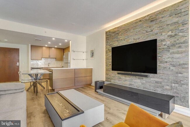 Building Photo - 1020 N Highland St