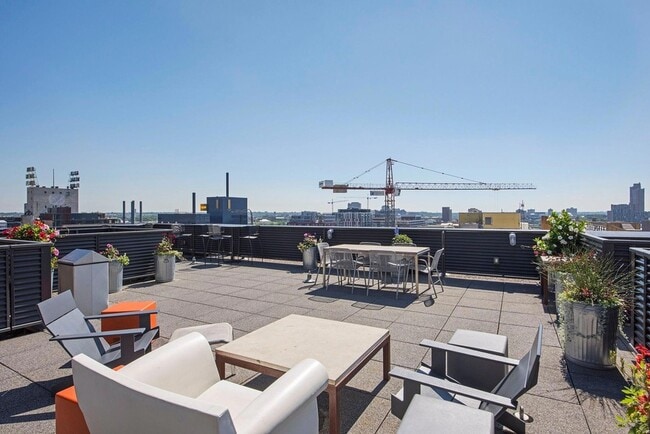 Building Photo - 250 Park Ave