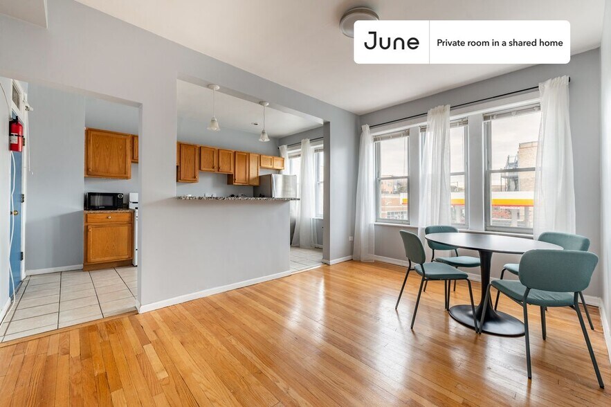 Building Photo - Room in Shared 3 bed/1 bath home