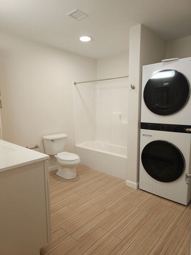 Building Photo - Village at Autumn Pond II:  One Bedroom pl...