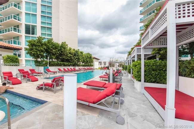 Building Photo - 3 br, 2 bath Condo - 150 Sunny Isles Blvd ...