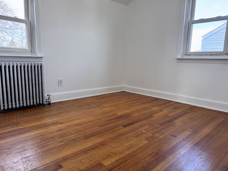 Building Photo - 567 Boulevard