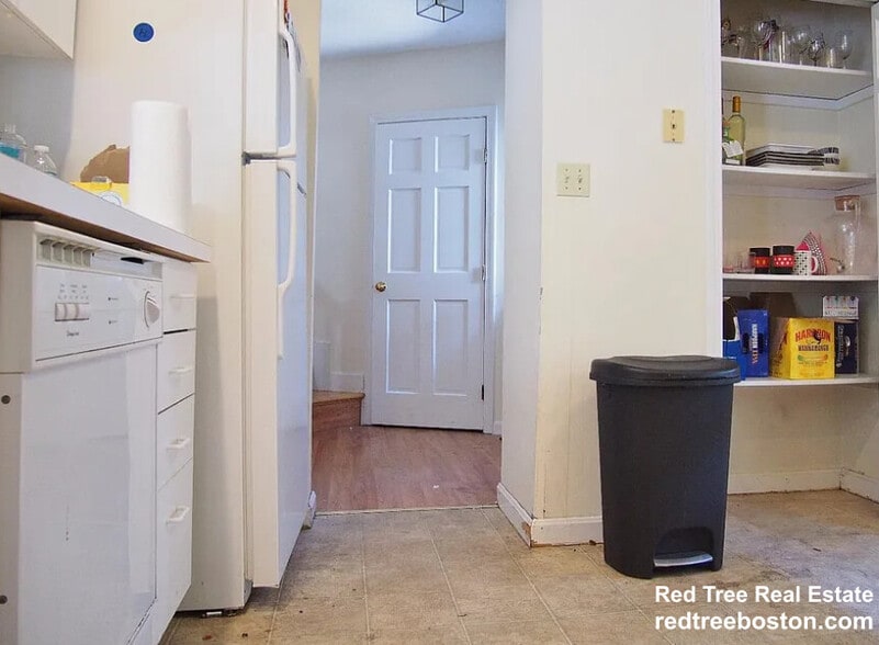 Building Photo - 9 Etna St